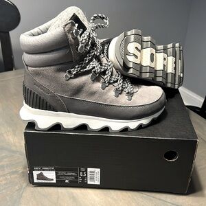 Sorel Kinetic Conquest Boots Size 8.5